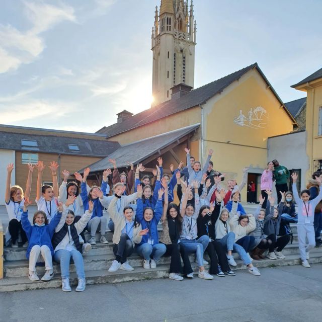 Bienvenue sur le compte du collège Saint Helier de Rennes !
Ce compte est tenu par des professionnels du collège et permets de partager les moments forts des élèves.