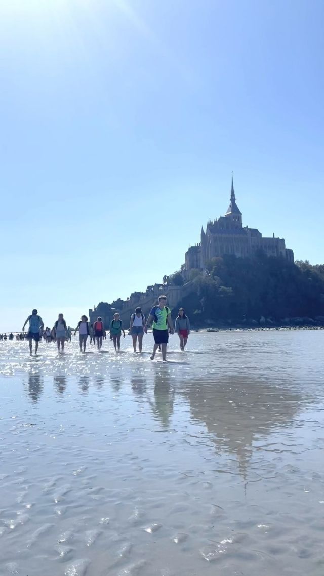 📸Retour sur la journée d’intégration des 6ème vendredi dernier.
Chaque année les 6ème réalisent la fameuse traversée du Mont Saint Michel, symbole du passage de l’école primaire au collège.
Bienvenue à vous et en route pour 4 années pleines de projets 😌